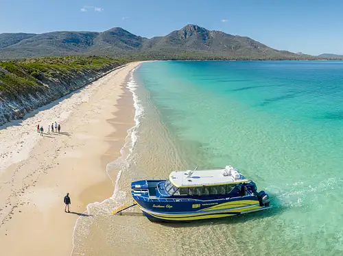 Freycinet Aqua Express and Wineglass Bay Half Day Tour
