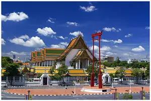 Golden Mount with Metal Castle and Giant Swing Tour in Bangkok