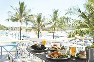 Hamilton Island Freestyle Day Trip with Lunch at Marina Tavern