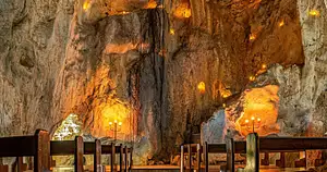 Cathedral Cave Tour – Capricorn Caves